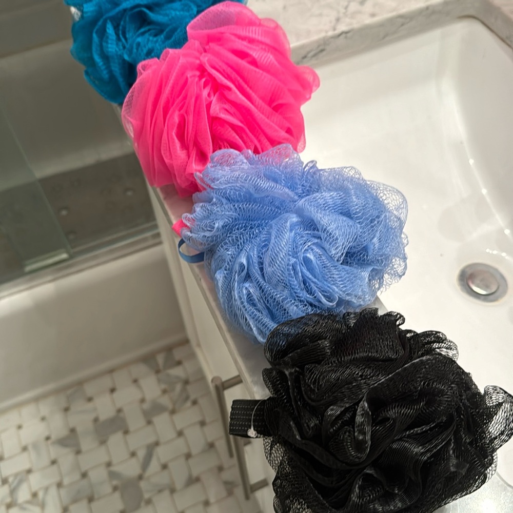 4 Loofah Sponges!